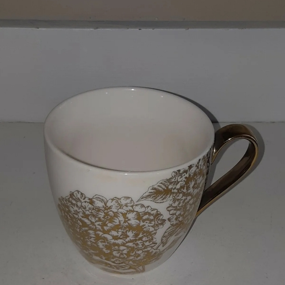 Cambridge Limited Edition Dog Coffee Mug White And Gold. Design floral